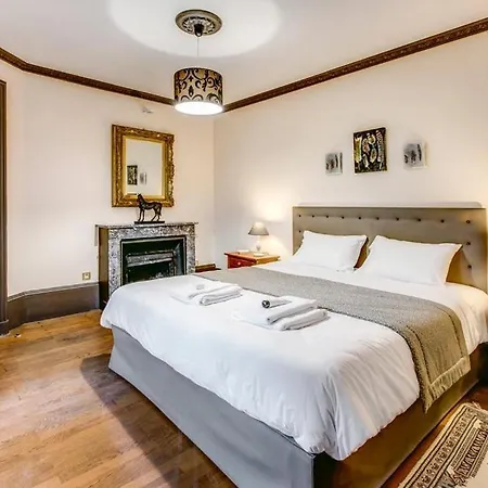 Chateau Sleeps 20 Pool Wifi * Vescours